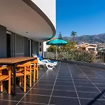 아파트 Virtudes Ocean View With Pool By Madeira 푼샬